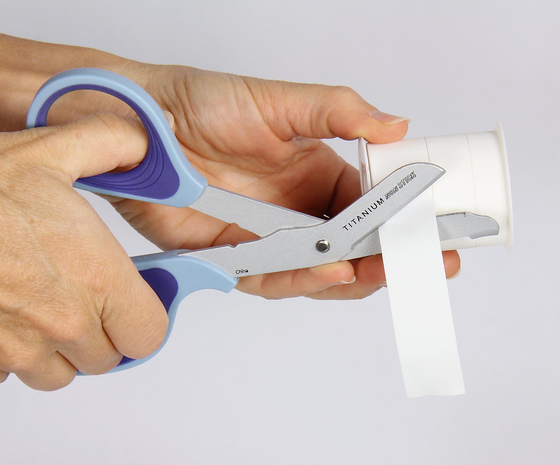 First Aid Only 7.5’’ Non-Stick Titanium-Bonded Bent Bandage Shears Blue